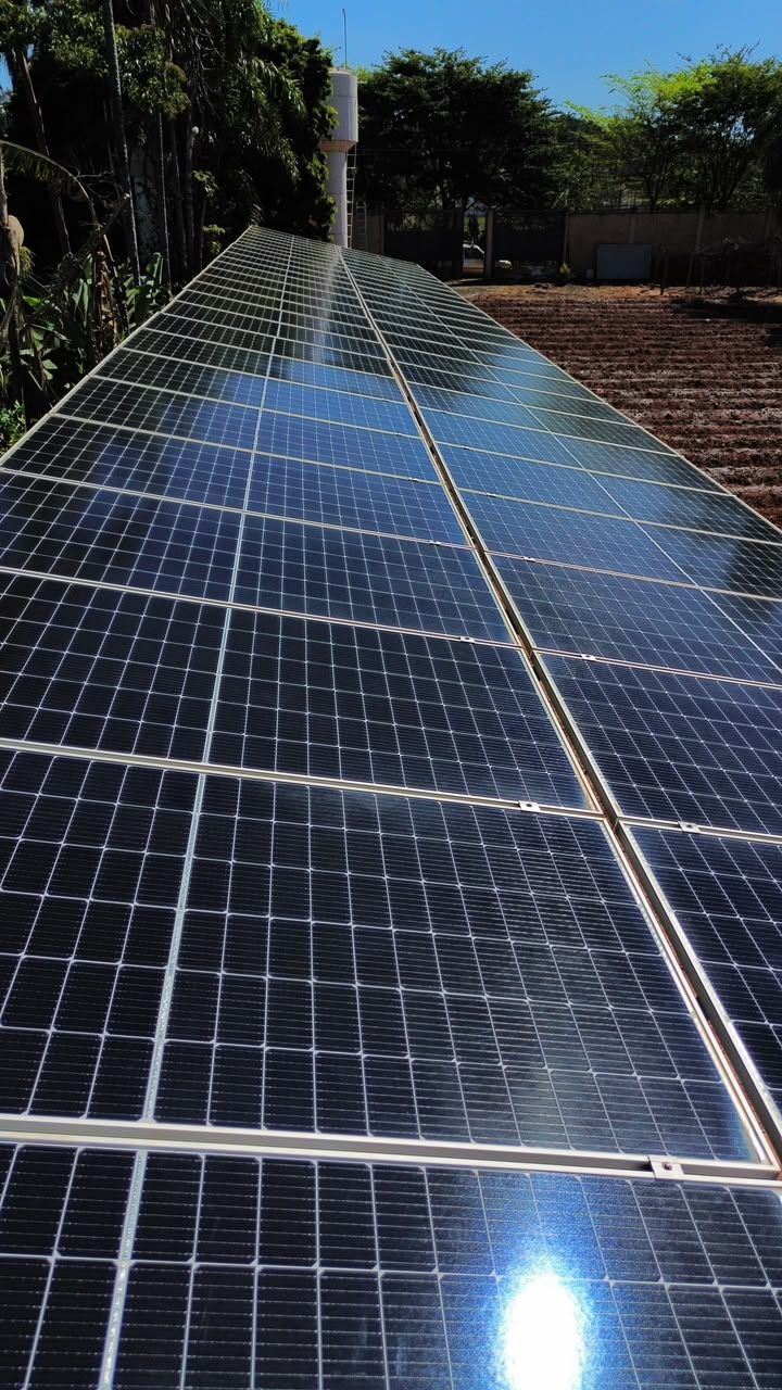 Instalação de placas solares em perspectiva